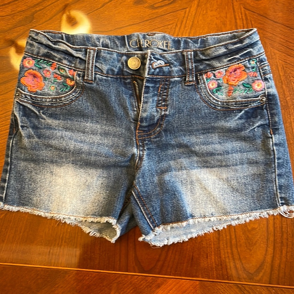 Distressed Denim Jean Shorts with Flower embroidery on pockets
